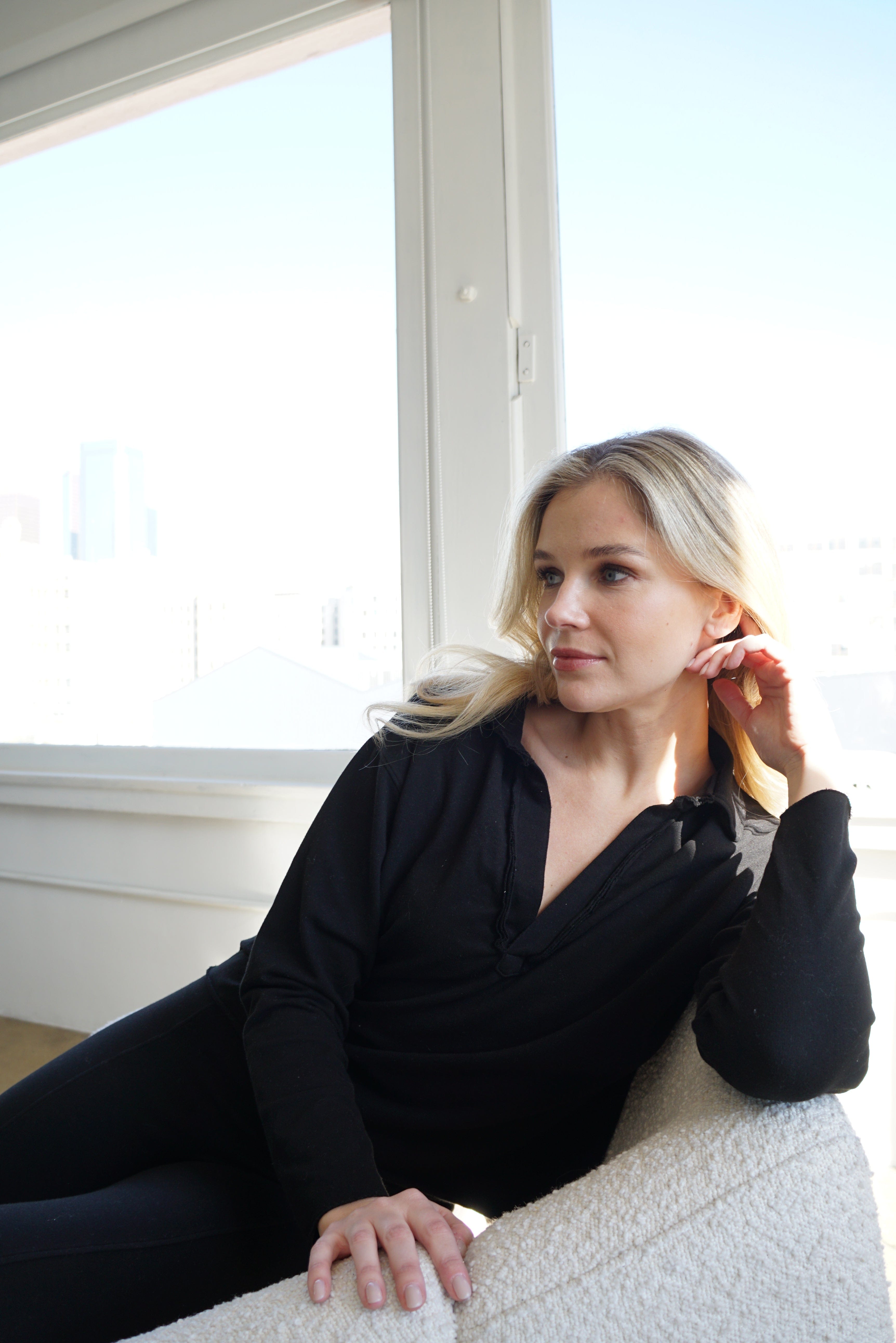 Lezat Dress Khloe Cotton V-Neck Henley - Nero