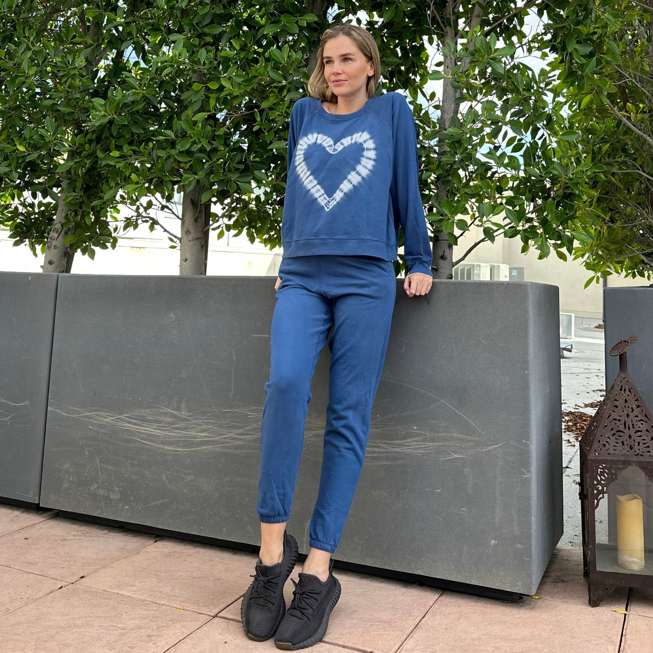 Lezat Sweatshirt Heart-to-Heart Cotton Sweatshirt - Acid Denim