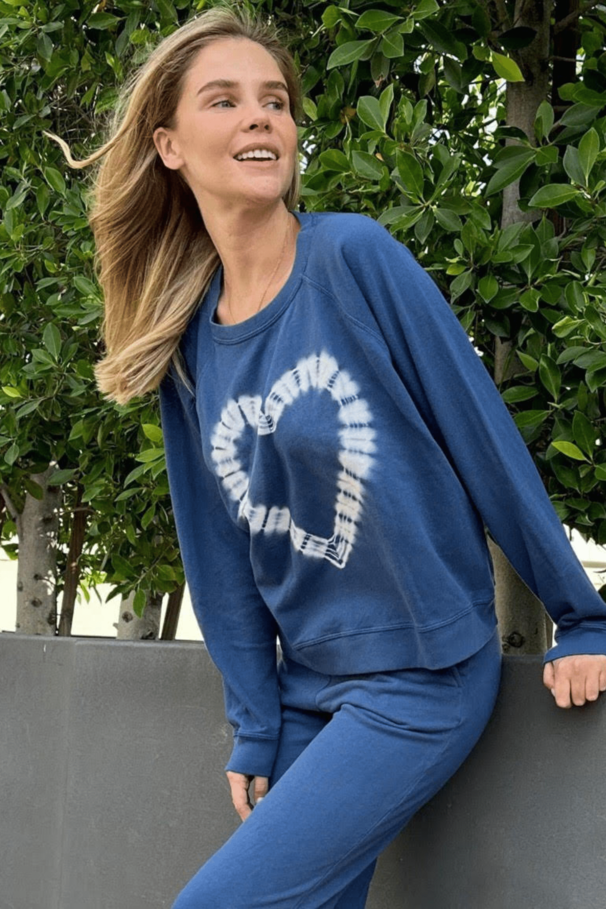 Lezat Sweatshirt Heart-to-Heart Cotton Sweatshirt - Acid Denim