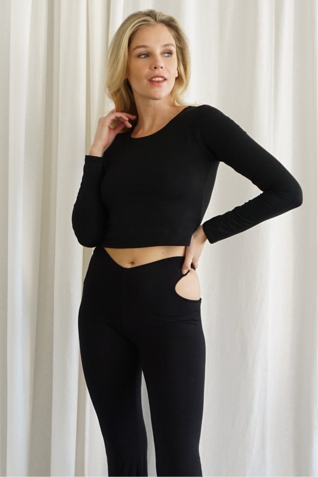 Lezat Top Runa Modal Long Sleeve Cropped Top - Black