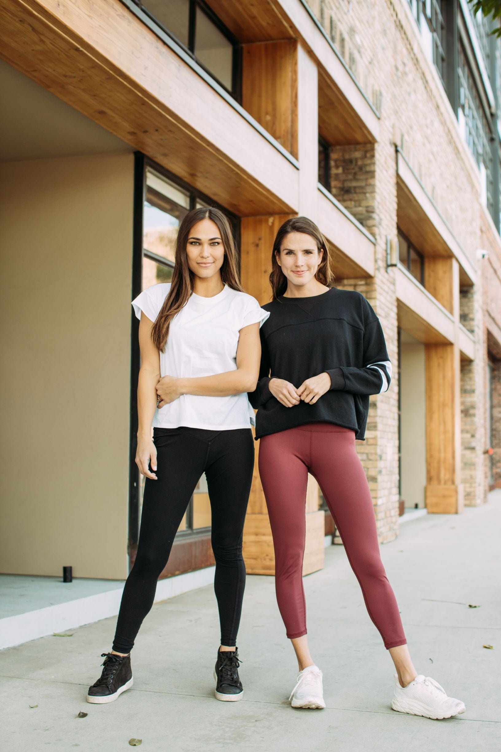 Lezat Pullover Gilda Organic Cotton Varsity Sweatshirt - Black