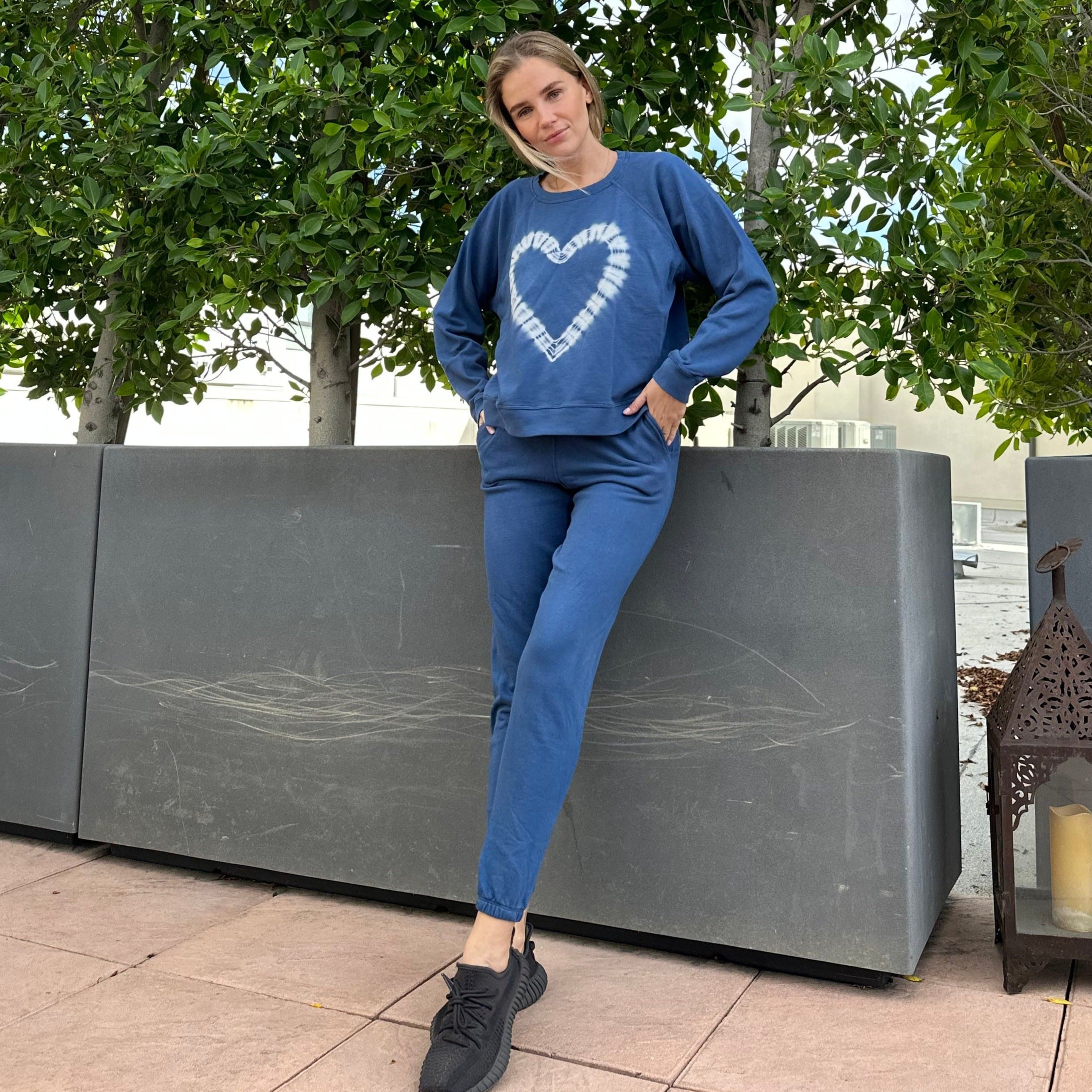 Lezat Sweatshirt Heart-to-Heart Cotton Sweatshirt - Acid Denim