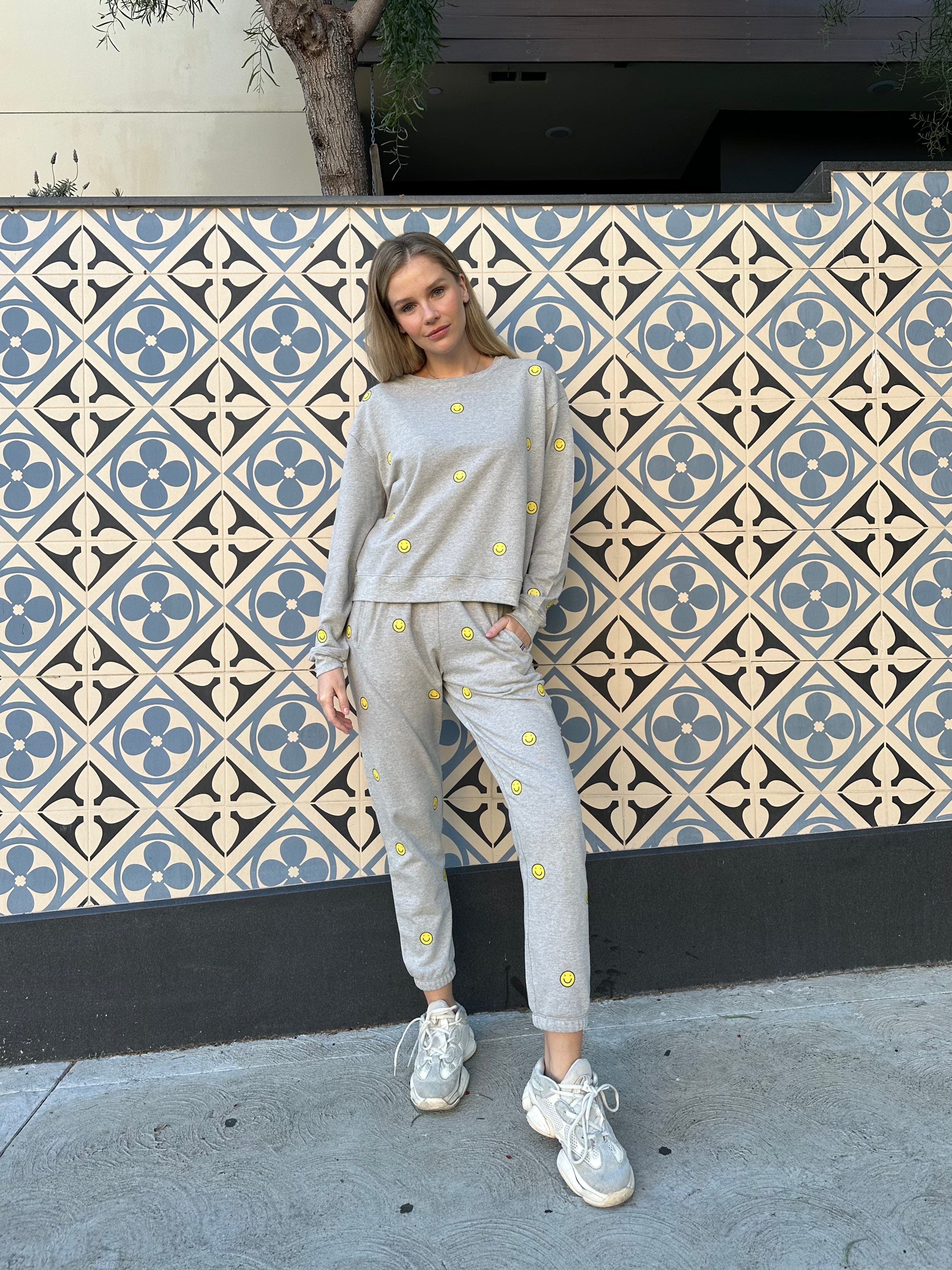 Lezat Sweatshirt Smile Crewneck Oversized Cotton Sweatshirt